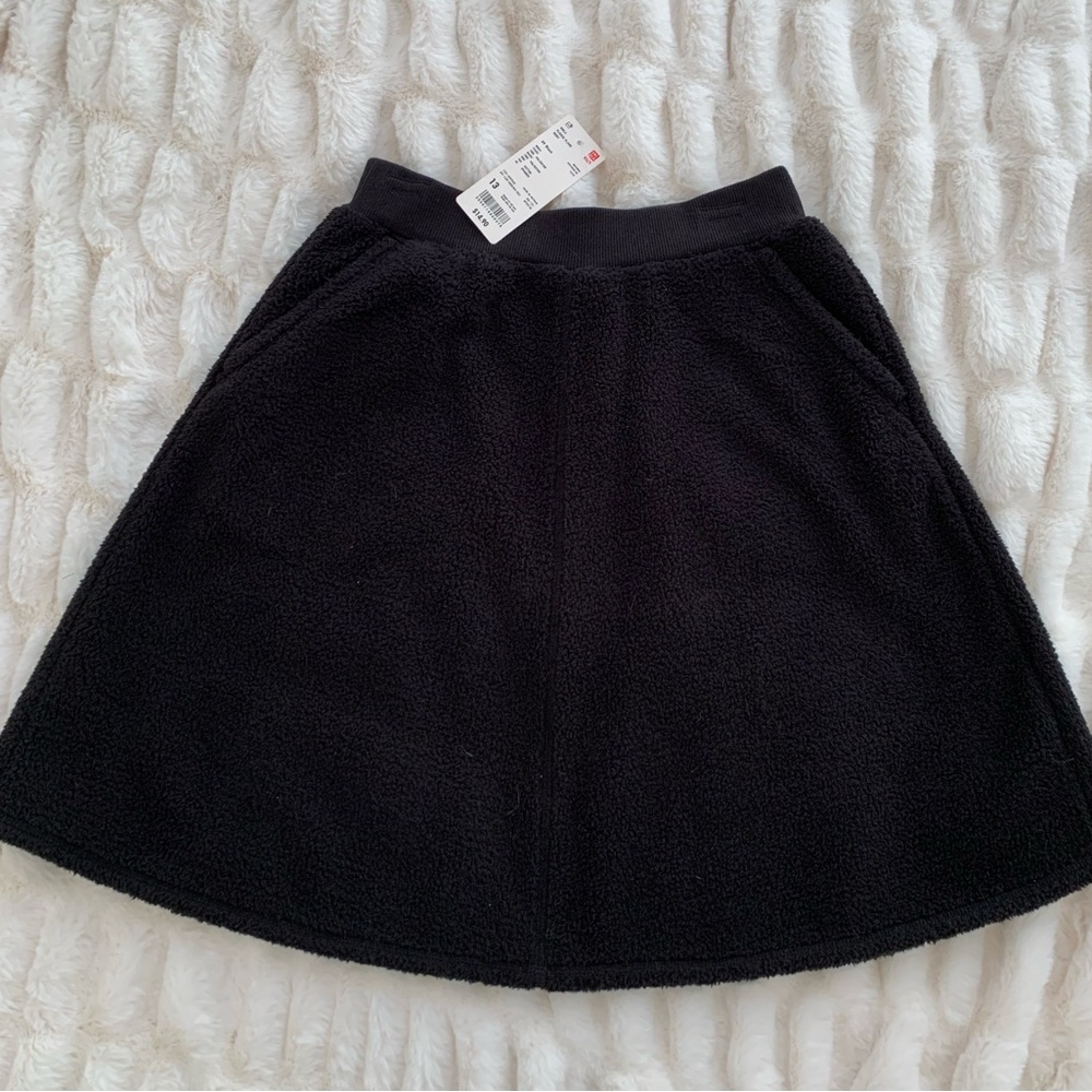 Uniqlo girls fleece flare skirt with POCKETS!